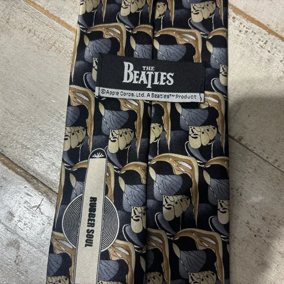 Vintage Beatles The Rubber Sole Album Neck Tie - Picture 2 of 7